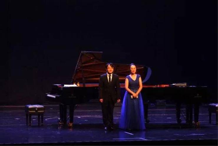 聆听双钢琴演奏的美妙乐章|腾博官网艺术家周挺——钢琴大师班·音乐会于常州成功举办
