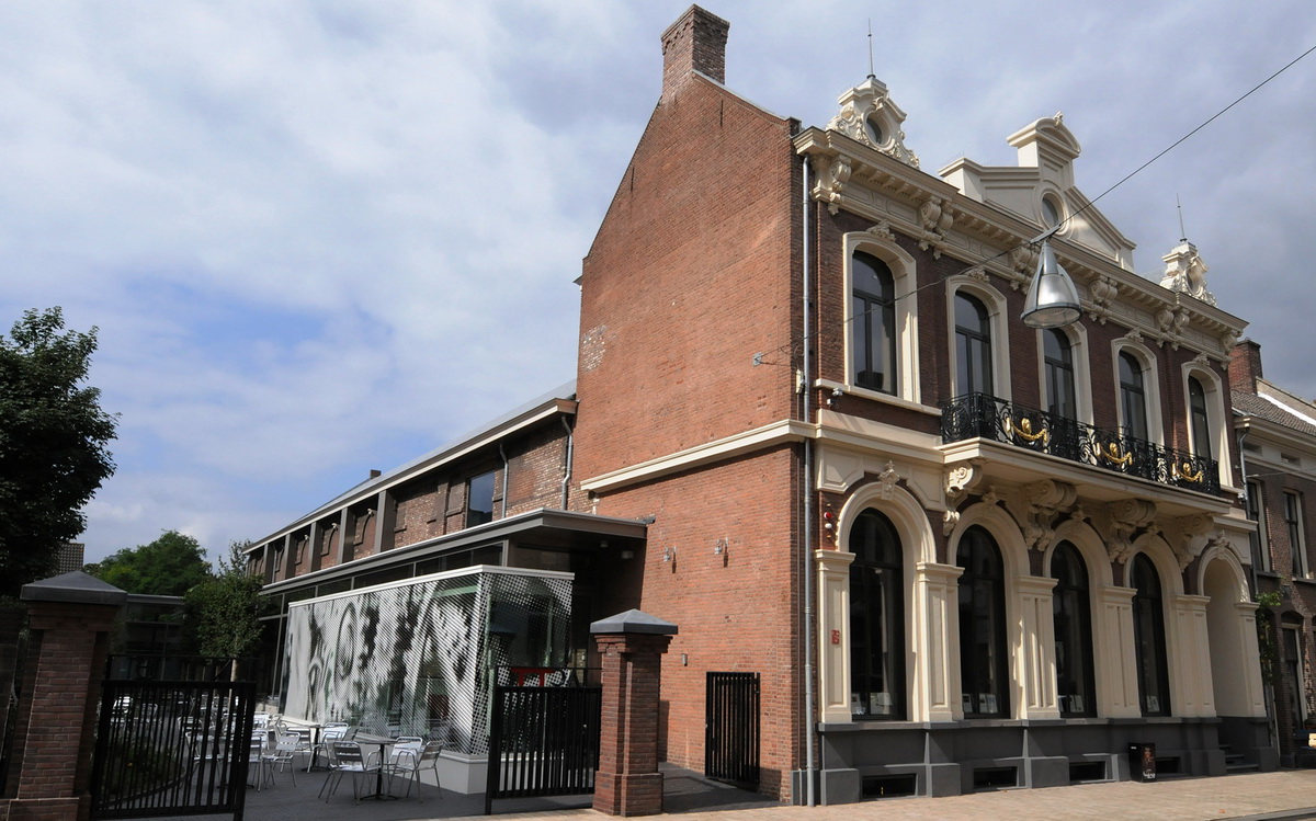 Cinecitta 电影院——600万欧元翻新工程中的腾博官网 CIS 产品